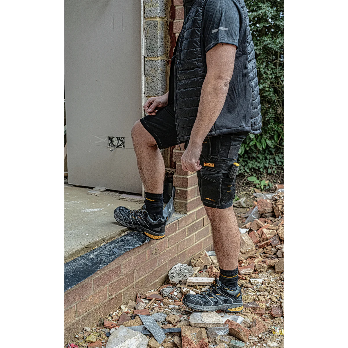 DeWalt Black/Grey Sports Safety Trainer - Image 5