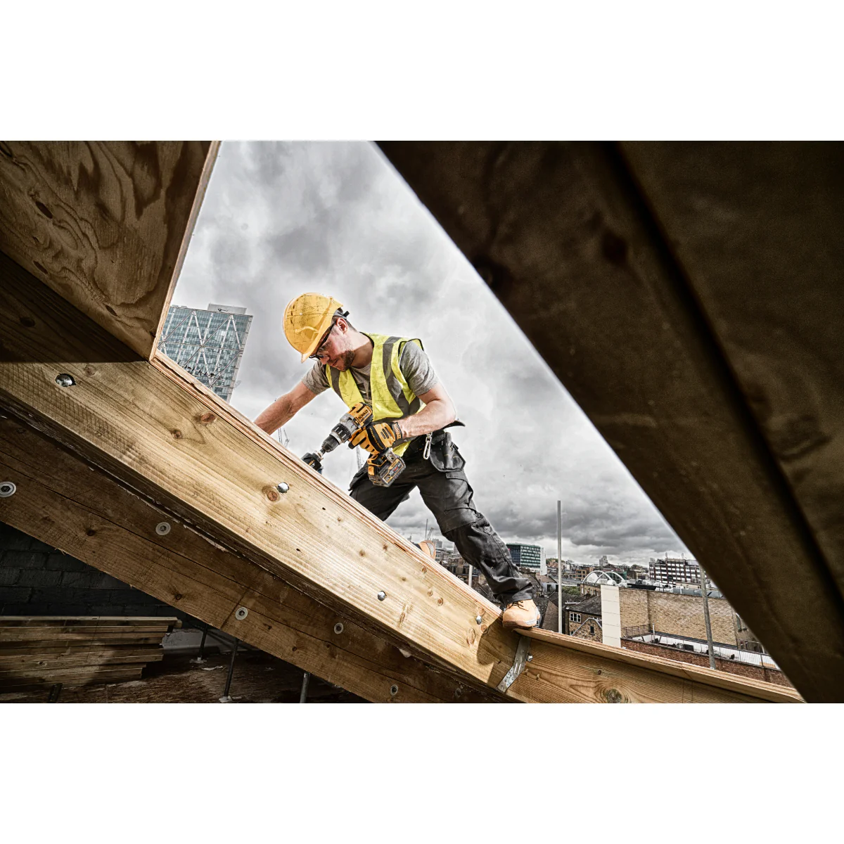 DeWalt Black Knee Pad Holster Trouser - Image 5