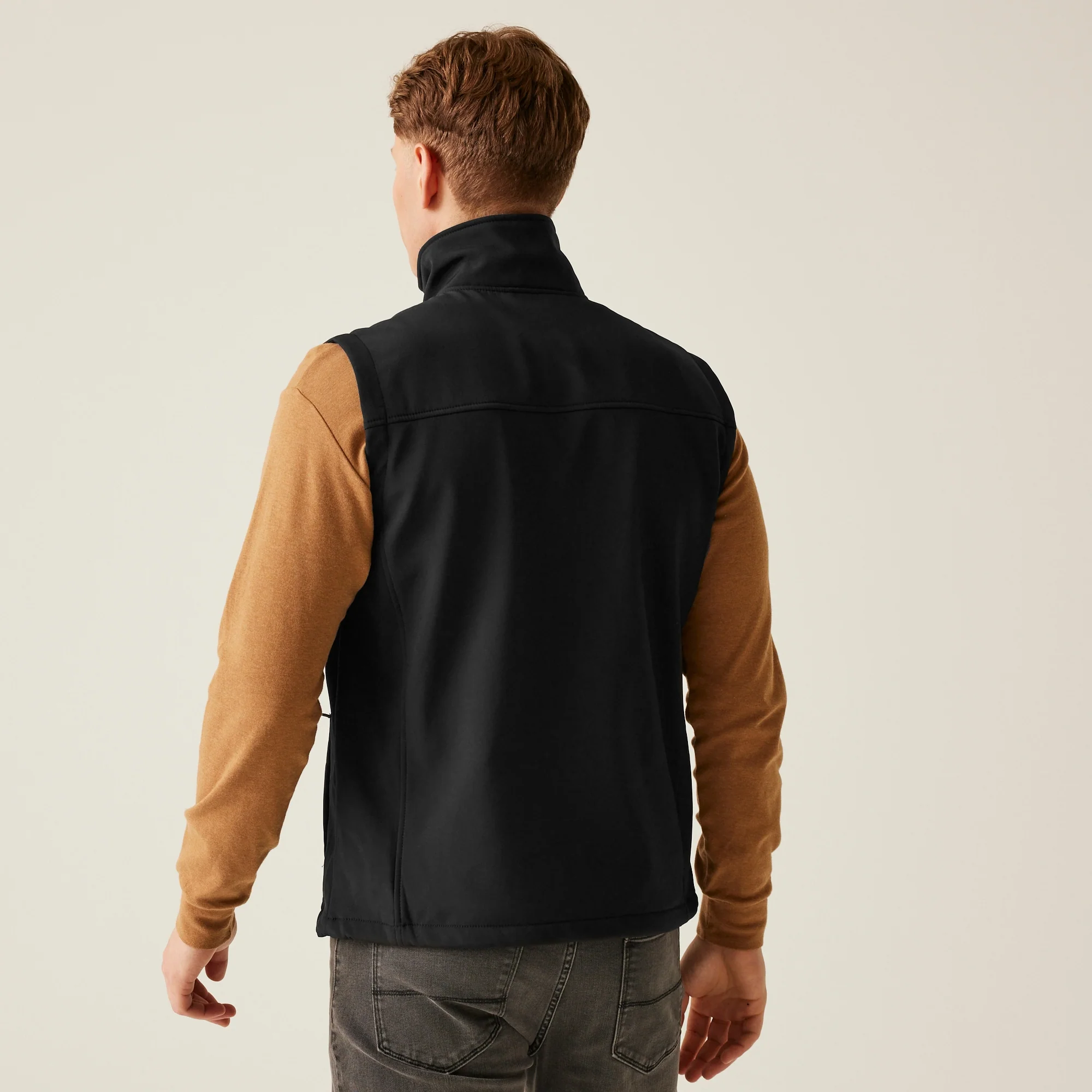 Regatta Flux Men's Softshell Bodywarmer - Image 5